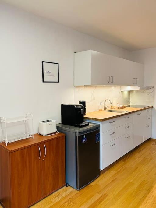 Family-Friendly Prague 5 Stay Esterno foto
