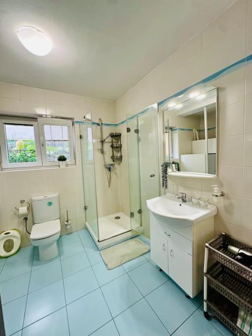 Family-Friendly Prague 5 Stay Esterno foto